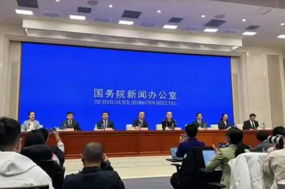 截至2024年11月底 全国高速公路服务区已建成充电桩3.31万个
