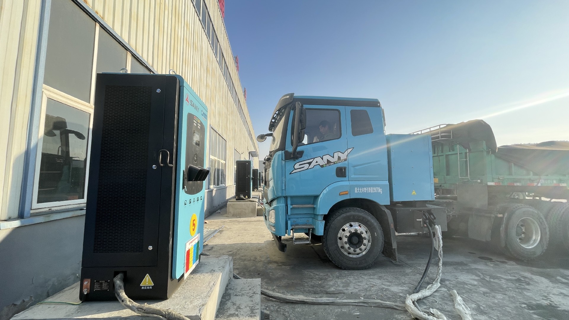 重磅发布 | 天津加速构建电动重卡充换电网络