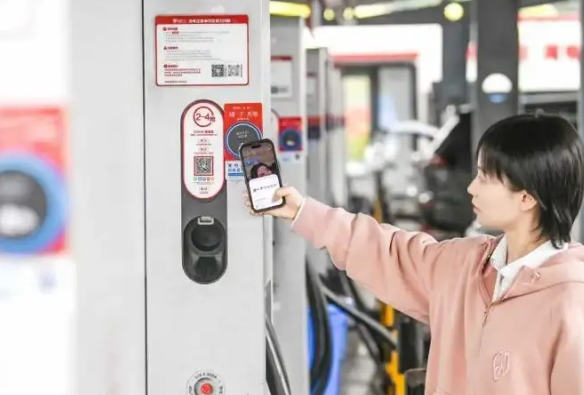 支付宝“碰一下充电”实现规模化突破，全国覆盖充电桩15万